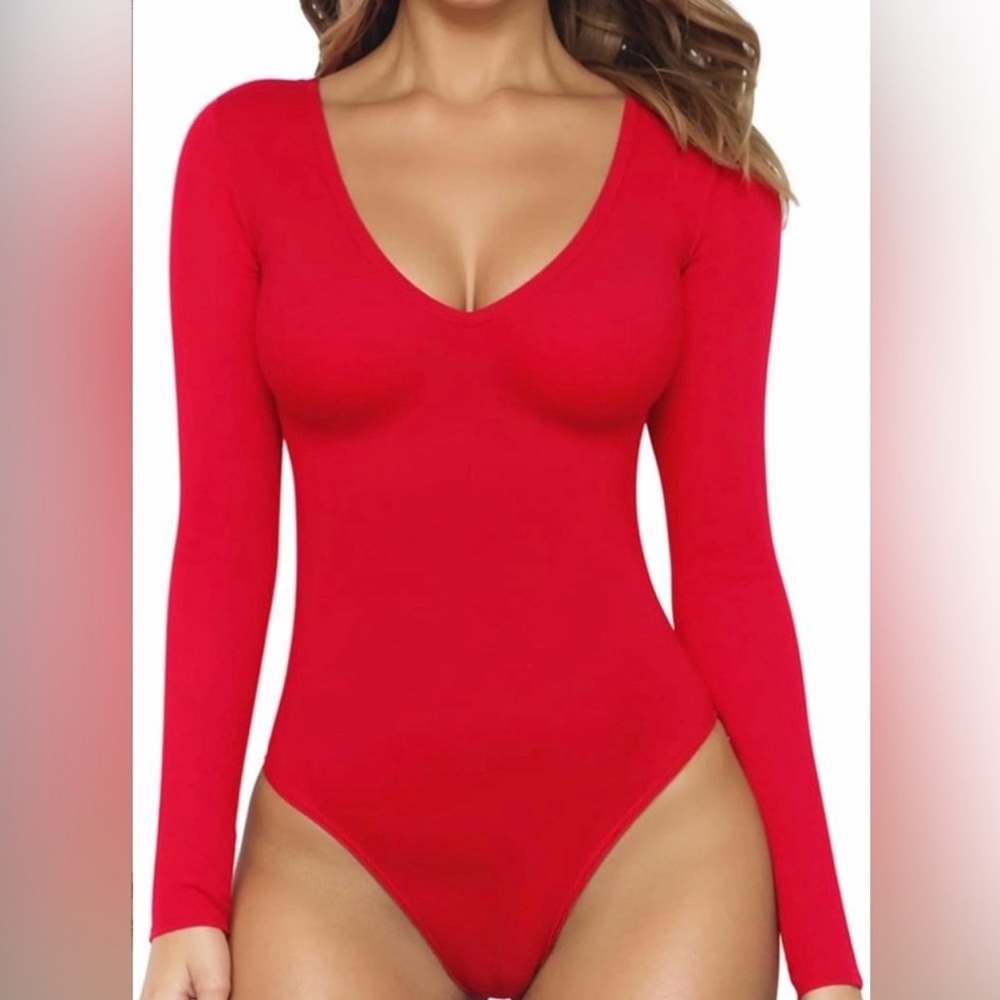 ManGoPOP Collection Bodysuit Long Sleeve V Neck Size Large. NWT